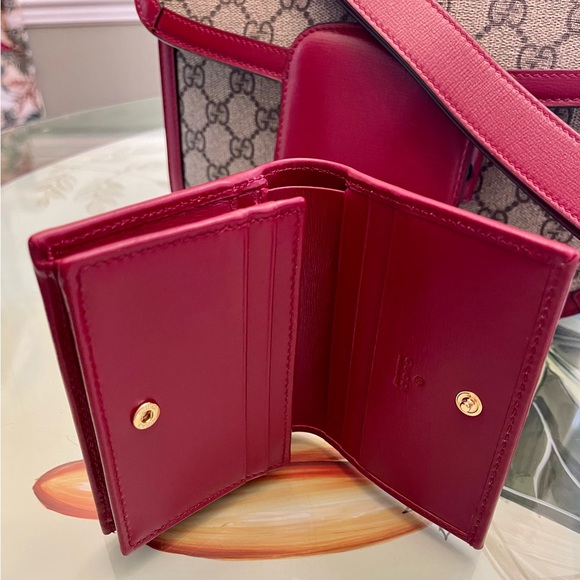 Gucci Authentic Purse - Picture 10 of 15